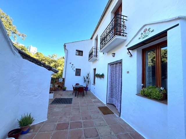 Image No.17-5 Bed Country House for sale