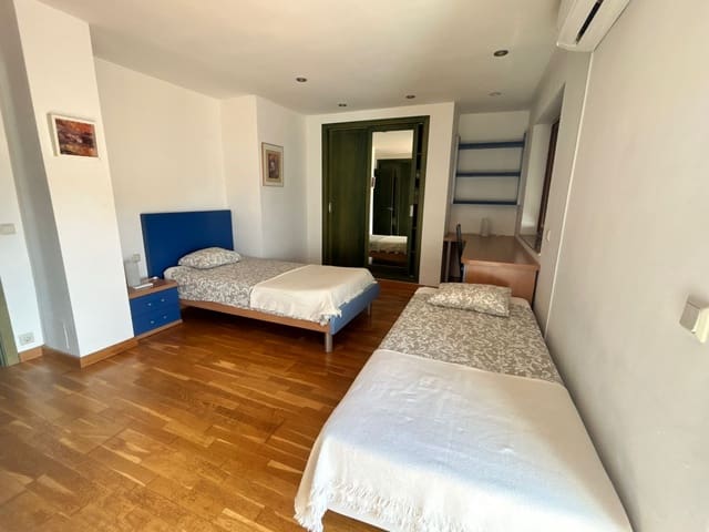 Image No.11-5 Bed Villa for sale