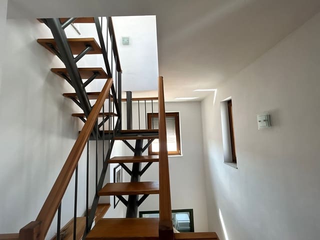 Image No.15-5 Bed Villa for sale