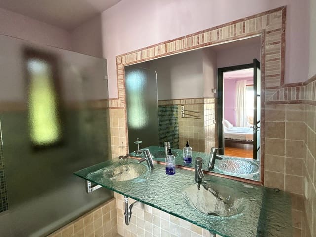 Image No.31-5 Bed Villa for sale