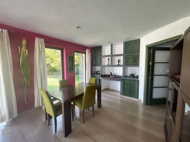 Image No.37-5 Bed Villa for sale