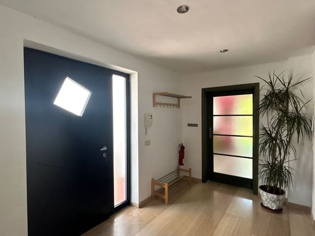 Image No.48-5 Bed Villa for sale