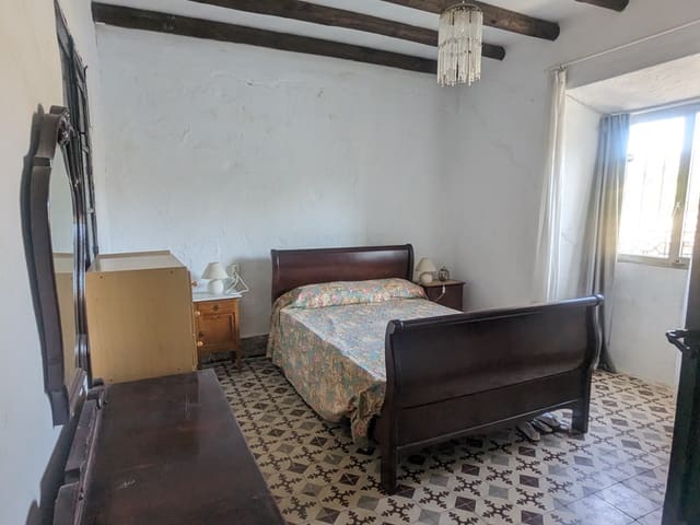 Image No.27-8 Bed Country House for sale