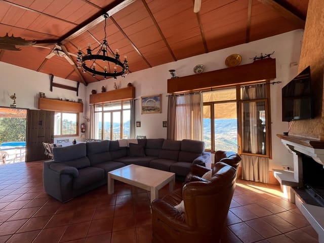 Image No.4-4 Bed Country House for sale