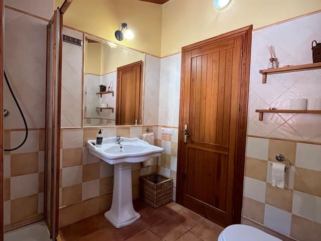 Image No.6-4 Bed Country House for sale