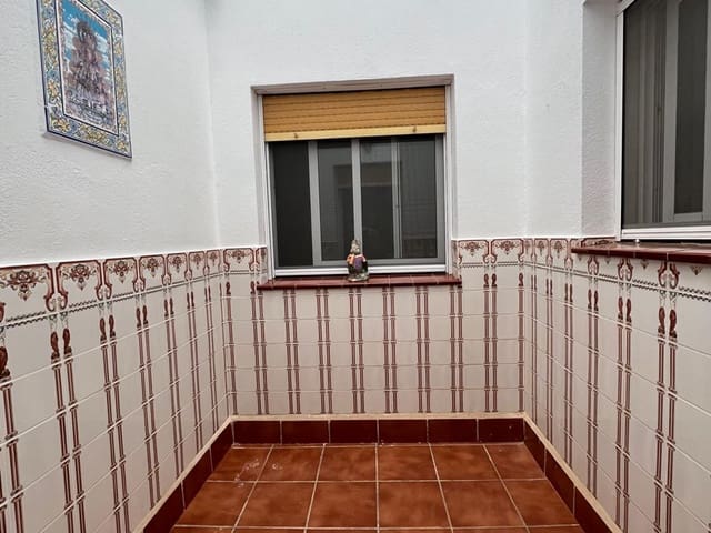 Image No.16-5 Bed Townhouse for sale