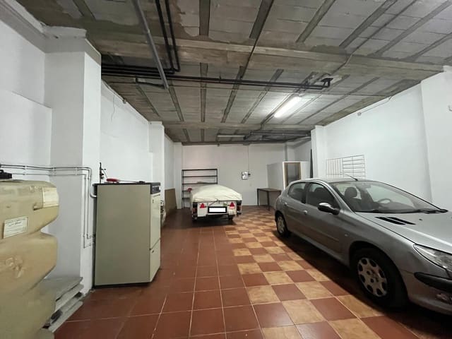 Image No.19-5 Bed Townhouse for sale