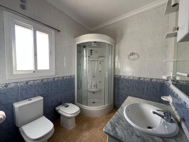 Image No.8-5 Bed Townhouse for sale