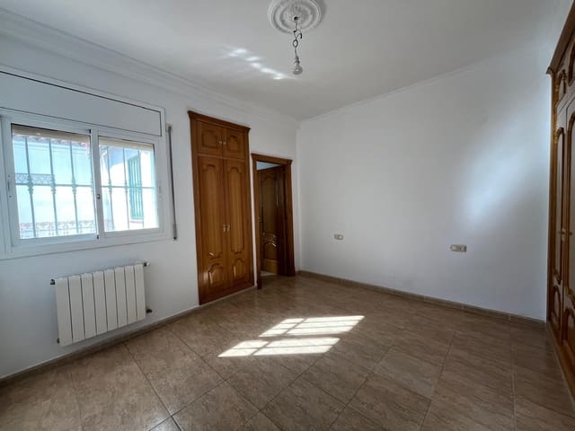 Image No.9-5 Bed Townhouse for sale