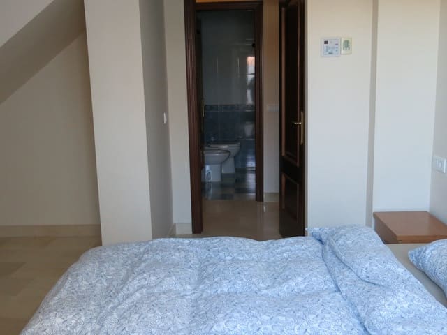 Image No.8-2 Bed Townhouse for sale