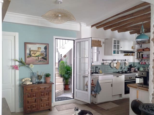 Image No.13-3 Bed Townhouse for sale