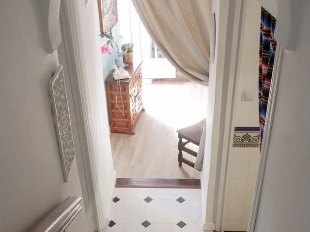 Image No.19-3 Bed Townhouse for sale