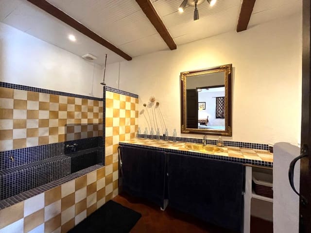 Image No.7-1 Bed Country House for sale