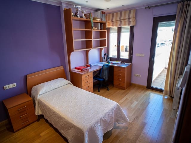 Image No.13-Villa for sale