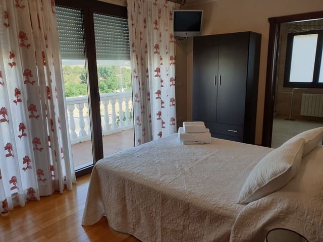 Image No.19-Villa for sale