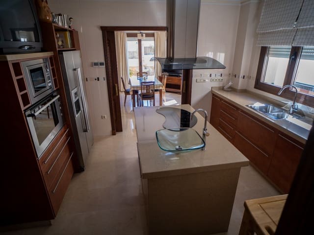 Image No.7-Villa for sale