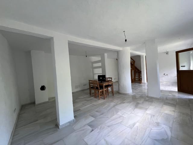 Image No.14-3 Bed Country House for sale