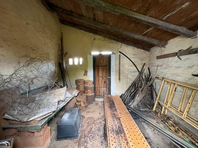 Image No.28-3 Bed Country House for sale