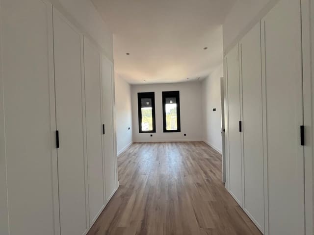 Image No.3-3 Bed Townhouse for sale