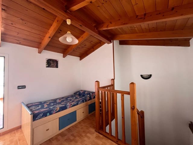 Image No.19-3 Bed Townhouse for sale