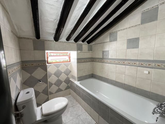 Image No.7-2 Bed Townhouse for sale
