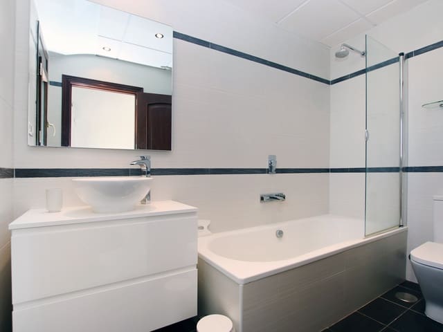 Image No.17-5 Bed Villa for sale