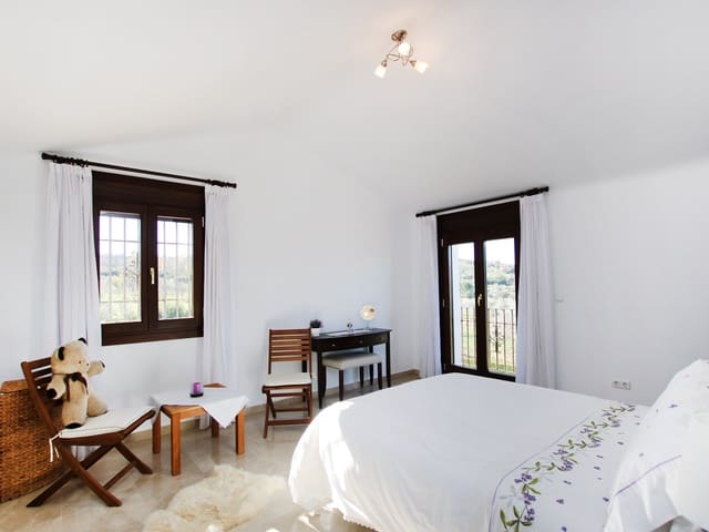 Image No.2-5 Bed Villa for sale