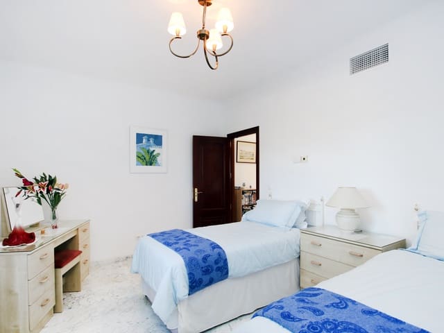 Image No.9-5 Bed Villa for sale