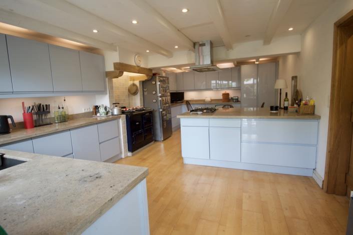 Image No.9-4 Bed Country Property for sale