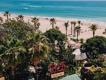 6-LOCAL-BAR-RESTAURANT