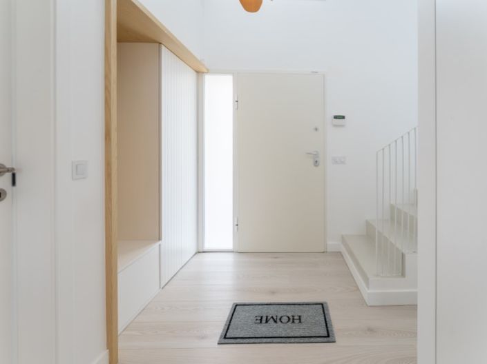 Image No.18-4 Bed House for sale