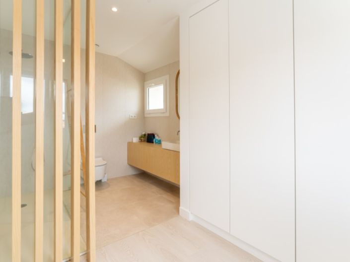 Image No.48-4 Bed House for sale