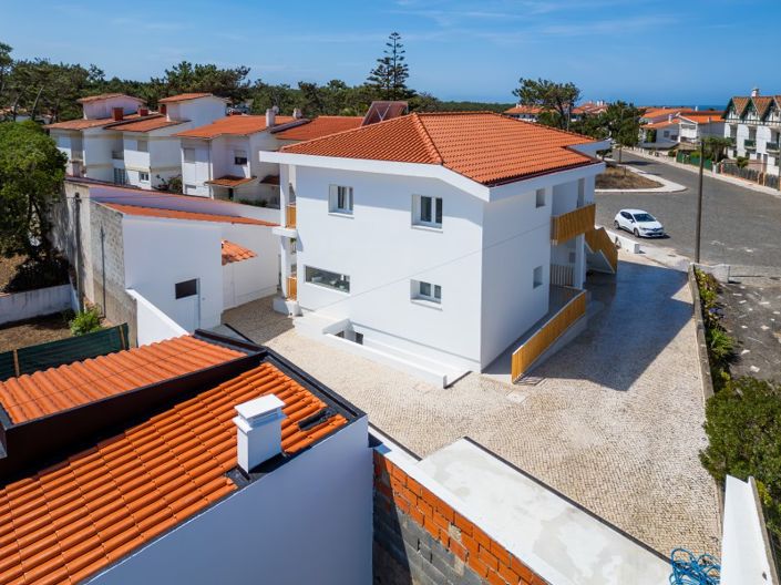 Image No.56-4 Bed House for sale