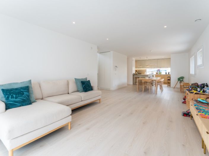 Image No.6-4 Bed House for sale