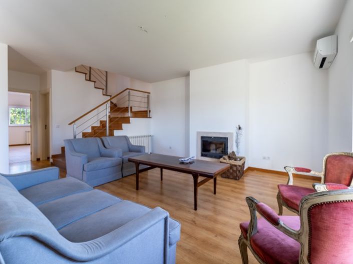 Image No.11-3 Bed House for sale