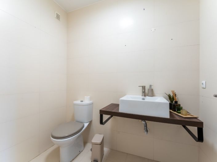 Image No.16-3 Bed House for sale