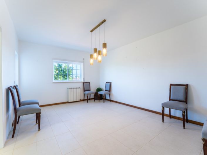 Image No.18-3 Bed House for sale