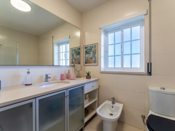 Image No.37-3 Bed House for sale