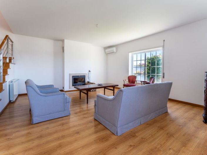 Image No.8-3 Bed House for sale