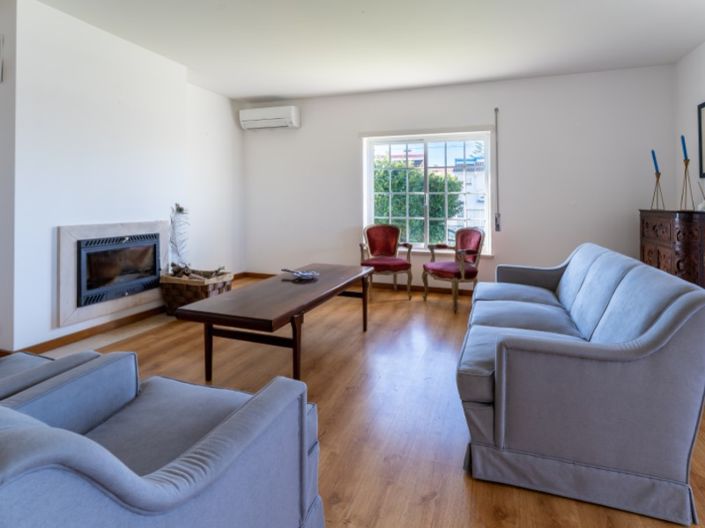 Image No.9-3 Bed House for sale