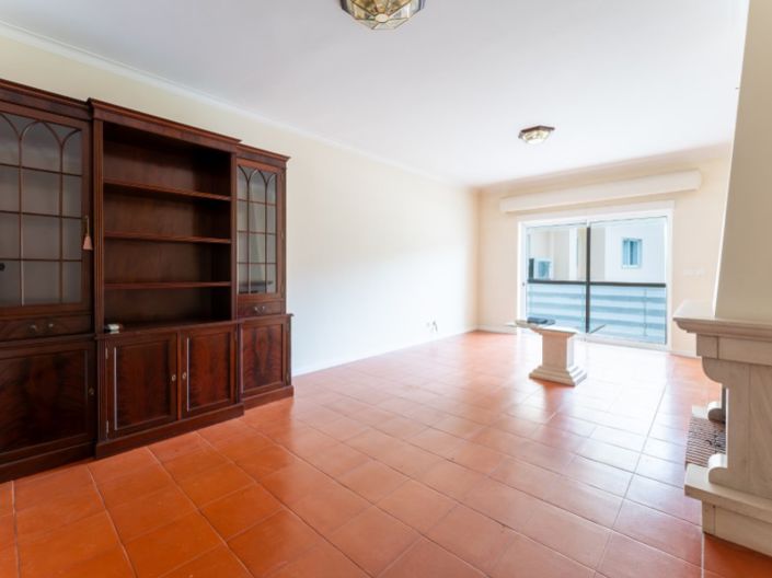 Image No.2-4 Bed Apartment for sale