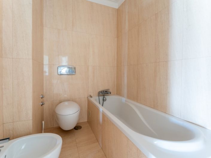 Image No.20-4 Bed Apartment for sale