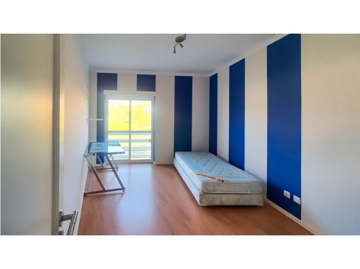 Image No.20-4 Bed Apartment for sale