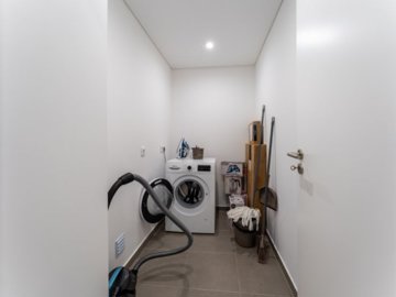 idbda2bb01-0000-0500-0000-0000184ecb5a