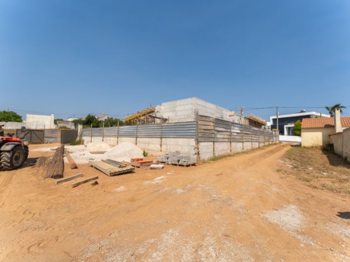 Image No.42-3 Bed House for sale