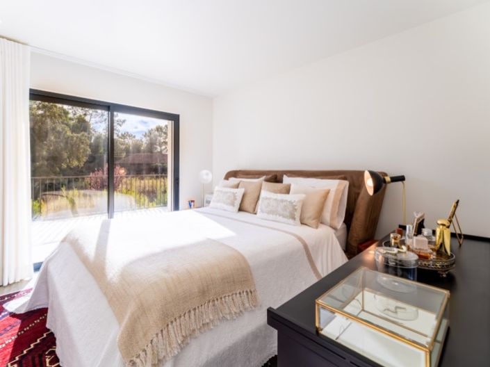 Image No.24-5 Bed House for sale