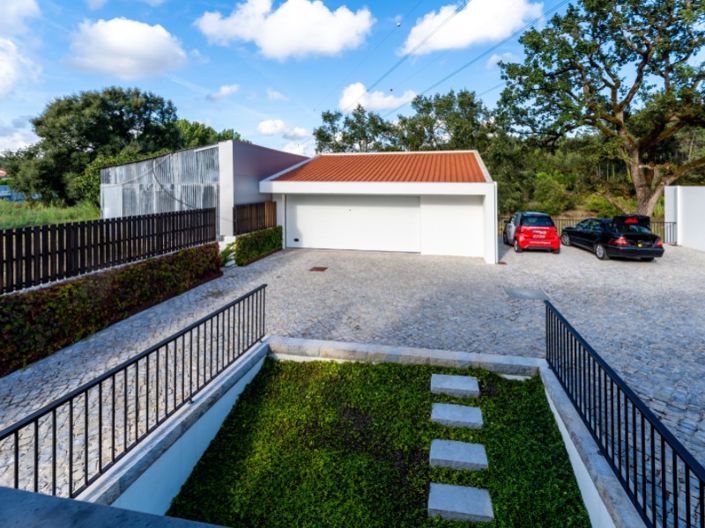 Image No.42-5 Bed House for sale