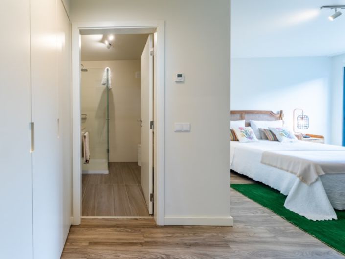 Image No.51-5 Bed House for sale