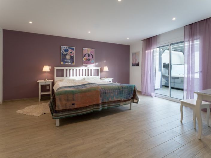 Image No.11-4 Bed Apartment for sale