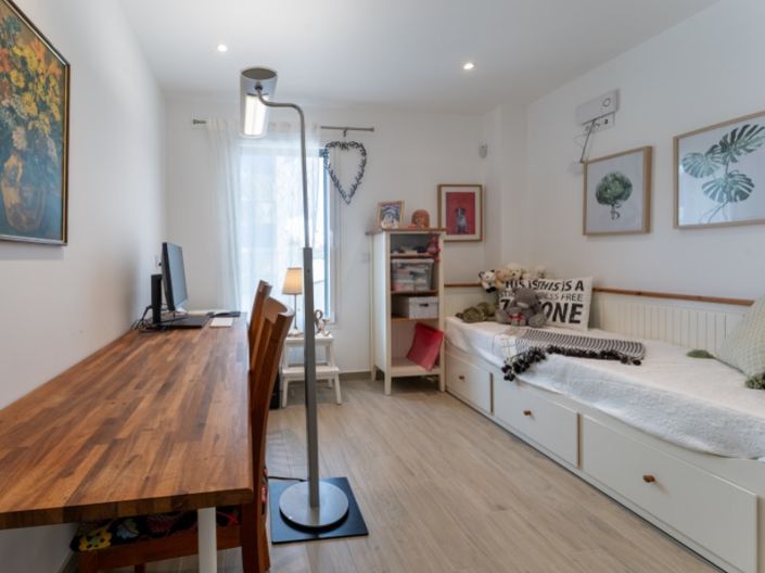 Image No.15-4 Bed Apartment for sale